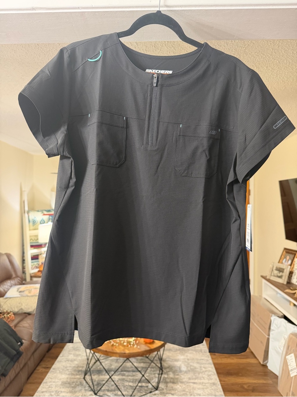 NWT Skechers by Barco Ripstop Black Zip Scrub Top – Women’s Large 🖤